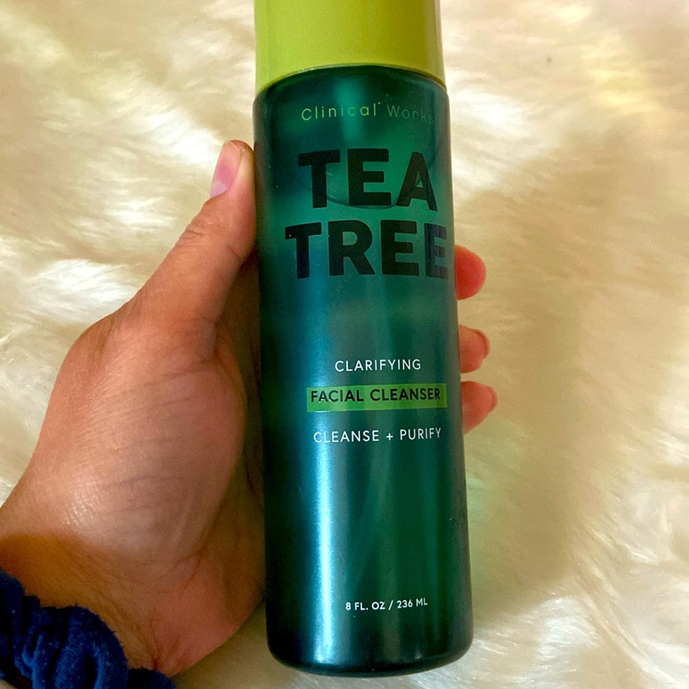 Tea Tree clarifying facial cleanser 236ml